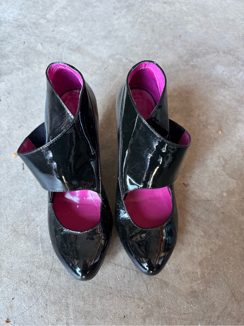 Black Patent Women’s Heels with Pink Interior Size 35.5 Vintage Style